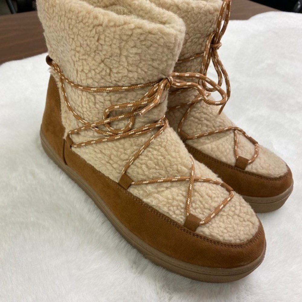 Old Navy Tan and Cream Cozy Cocoon Boots - Chestnut